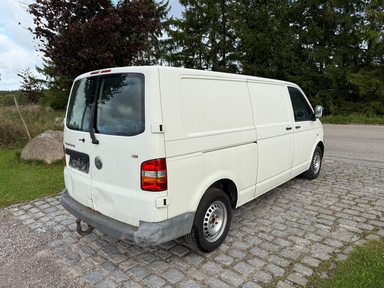 Volkswagen T5 Transporter 2.5 TDI Kasten lang *2500 € - Små skåpbil: bild 4 Volkswagen T5 Transporter 2.5 TDI Kasten lang *2500 € - Små skåpbil: bild 4