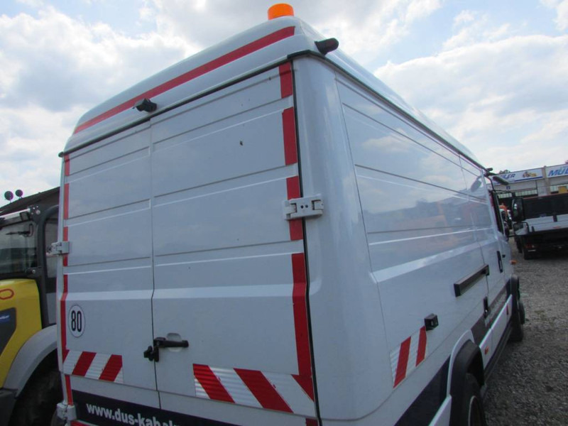 Mercedes-Benz 813 D Vario Kastenwagen - Lastbil med skåp: bild 3 Mercedes-Benz 813 D Vario Kastenwagen - Lastbil med skåp: bild 3