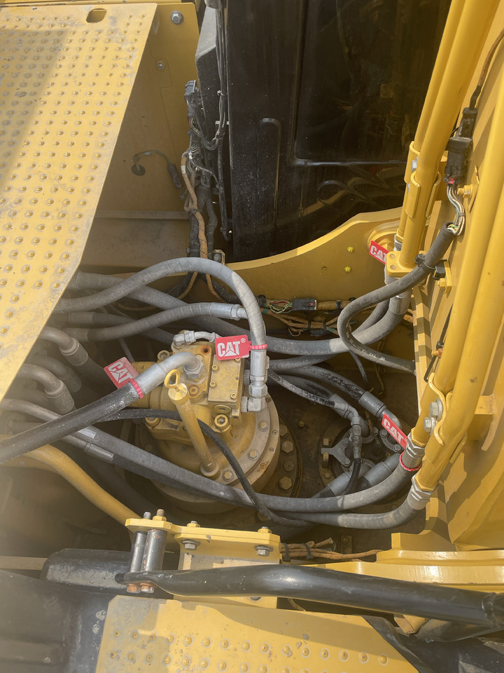 Bandgrävare CATERPILLAR 323GC: bild 9