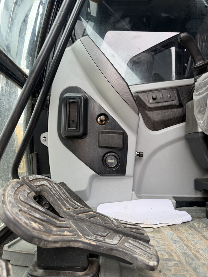 HYUNDAI HX220HD - Bandgrävare: bild 4 HYUNDAI HX220HD - Bandgrävare: bild 4