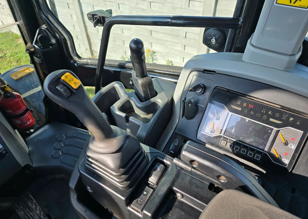 Caterpillar - Grävlastare: bild 5 Caterpillar - Grävlastare: bild 5