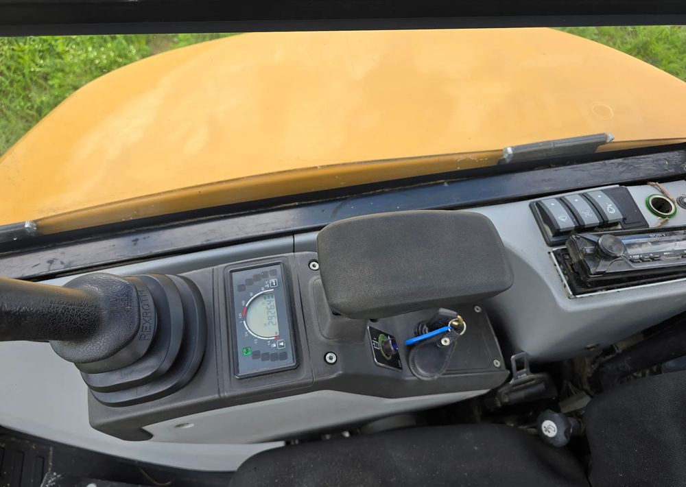 Caterpillar - Minigrävmaskin: bild 4 Caterpillar - Minigrävmaskin: bild 4