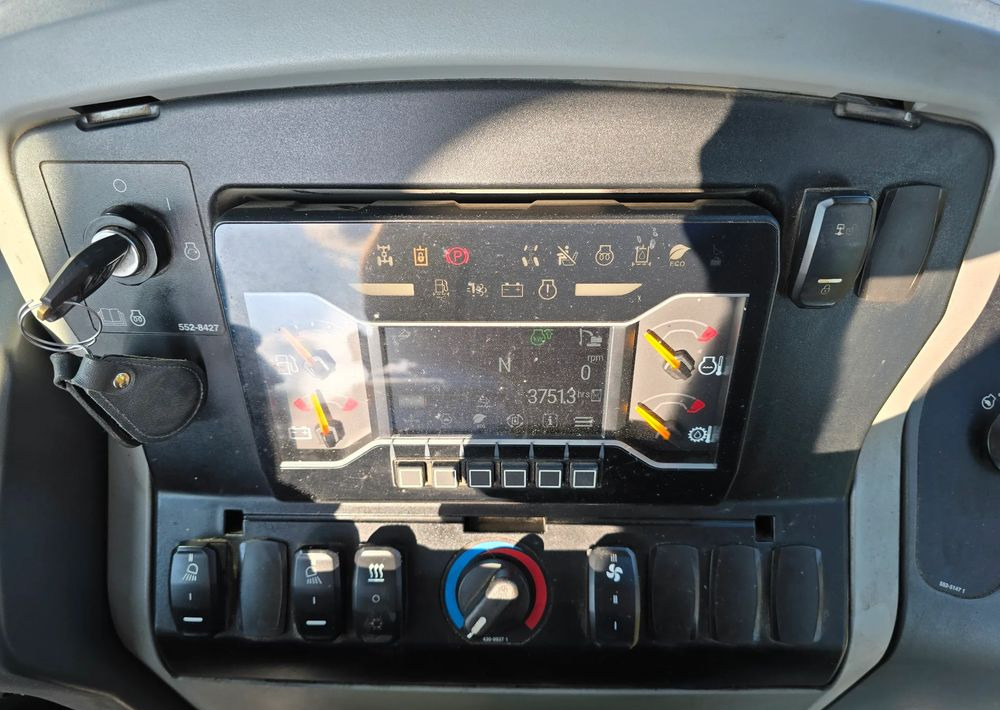 Caterpillar - Grävlastare: bild 4 Caterpillar - Grävlastare: bild 4