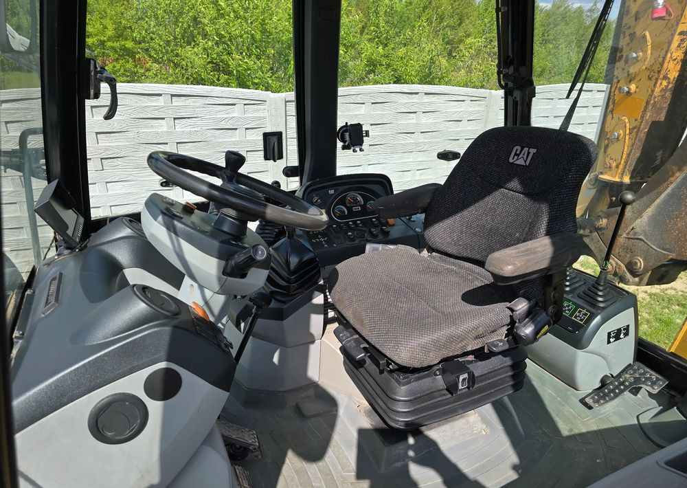 Caterpillar - Grävlastare: bild 3 Caterpillar - Grävlastare: bild 3