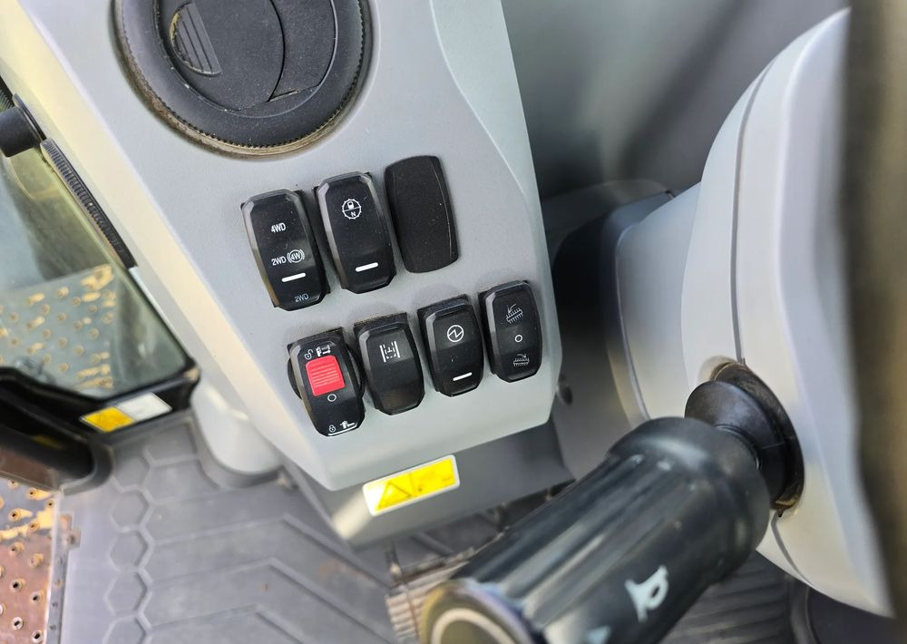 Caterpillar - Grävlastare: bild 5 Caterpillar - Grävlastare: bild 5