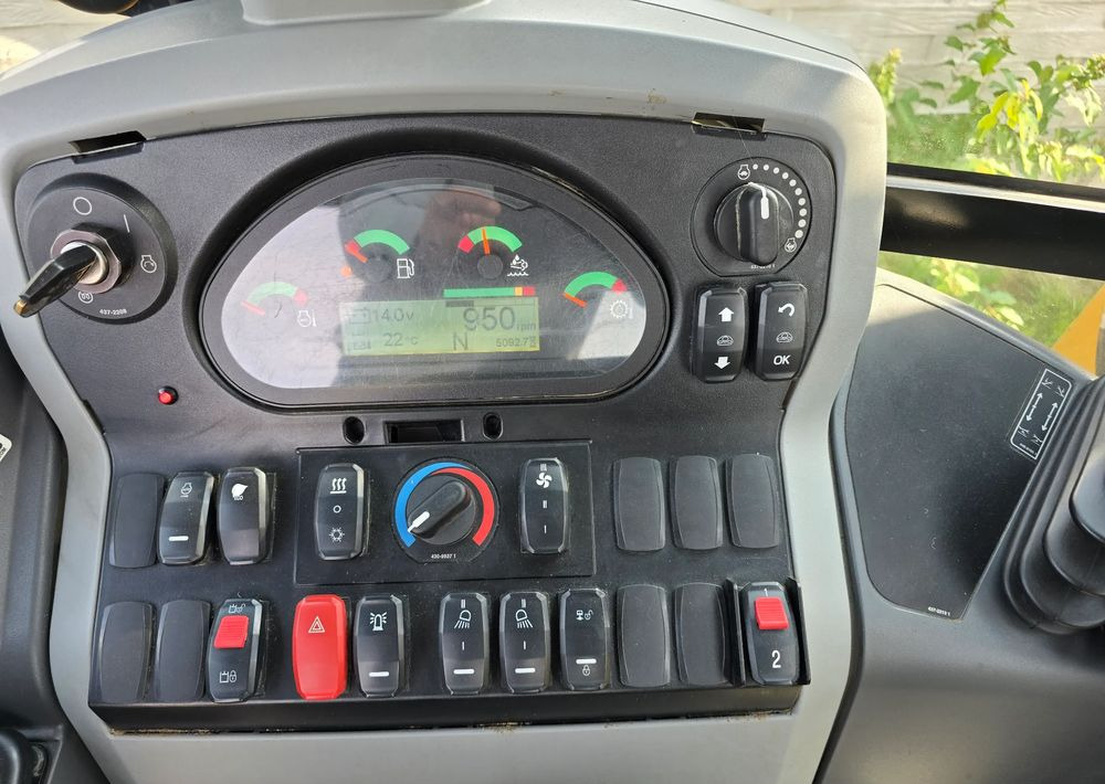 Caterpillar - Grävlastare: bild 4 Caterpillar - Grävlastare: bild 4