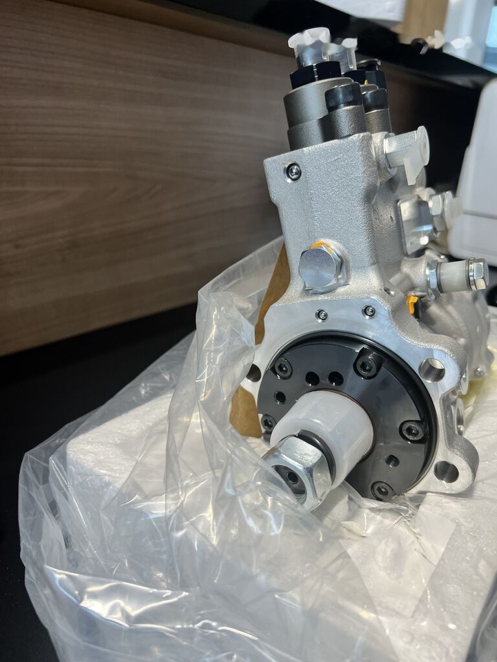 Bosch 2023 Caterpillar 2023 - Bränslepump för Grävmaskin: bild 2 Bosch 2023 Caterpillar 2023 - Bränslepump för Grävmaskin: bild 2