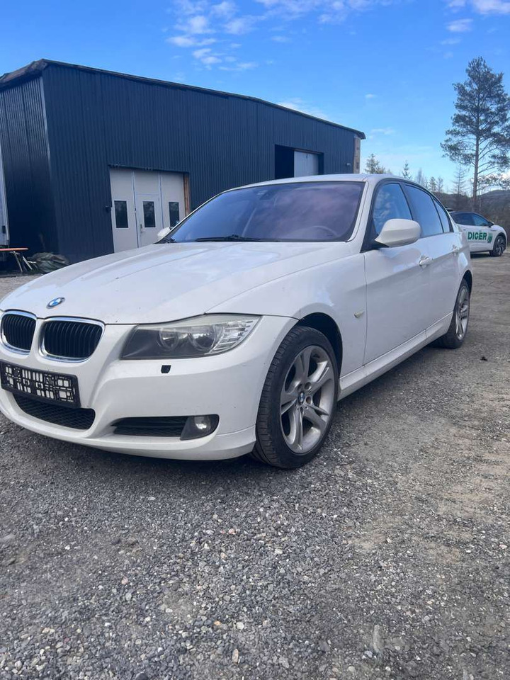 2009 BMW 316i Facelift (se mangellapp) - rep.-objekt - Sedan: bild 2 2009 BMW 316i Facelift (se mangellapp) - rep.-objekt - Sedan: bild 2