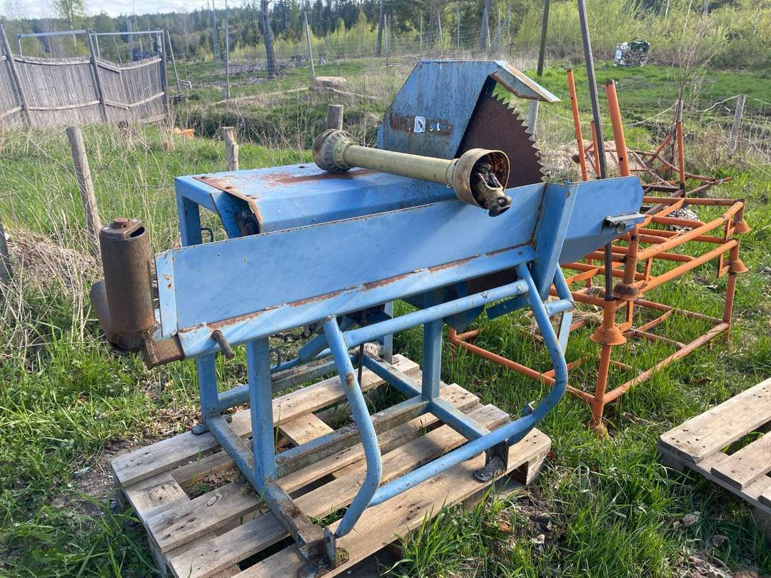 Vedsag til traktor - Garage & Verkstadsutrustning: bild 1 Vedsag til traktor - Garage & Verkstadsutrustning: bild 1