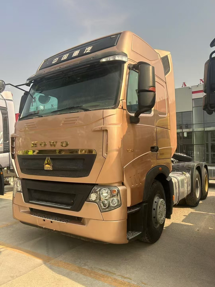 HOWO T7H - Dragbil: bild 1 HOWO T7H - Dragbil: bild 1