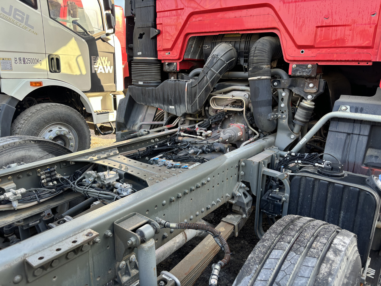 SINOTRUCK HAOHAN N7 - Dragbil: bild 2 SINOTRUCK HAOHAN N7 - Dragbil: bild 2