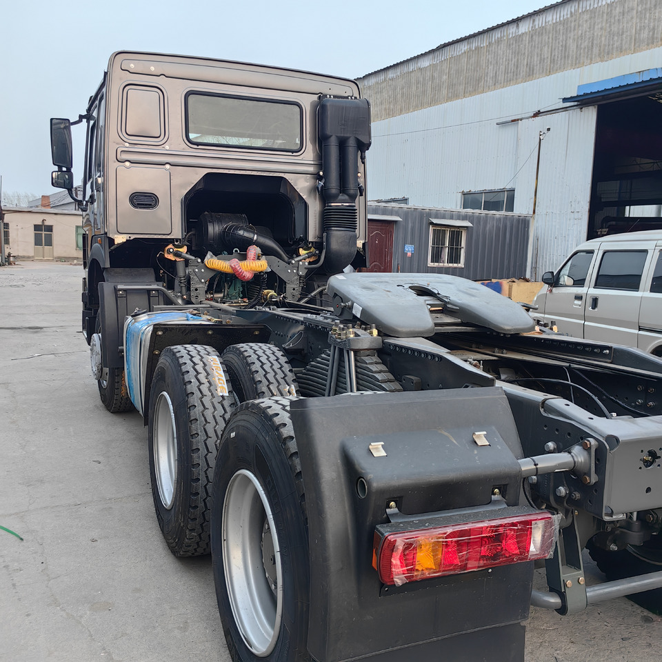 SINOTRUCK HOWO - Dragbil: bild 4 SINOTRUCK HOWO - Dragbil: bild 4