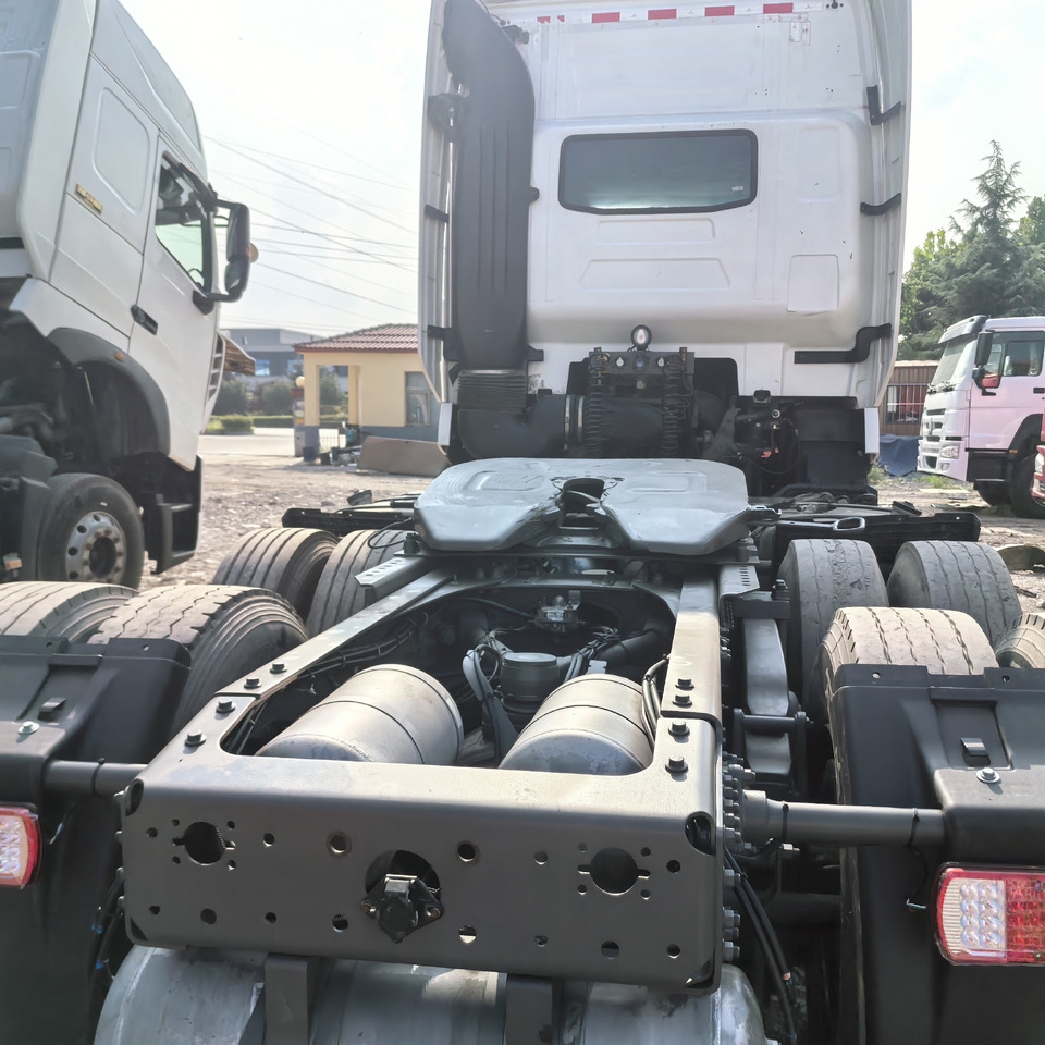 SINOTRUCK HOWO - Dragbil: bild 4 SINOTRUCK HOWO - Dragbil: bild 4