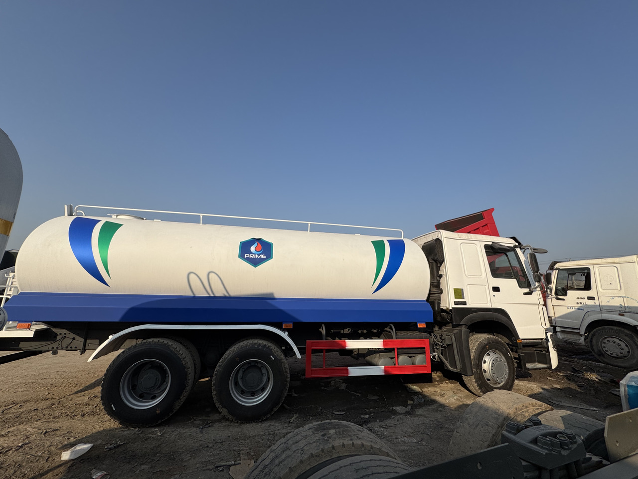 HOWO - Tankbil: bild 1 HOWO - Tankbil: bild 1