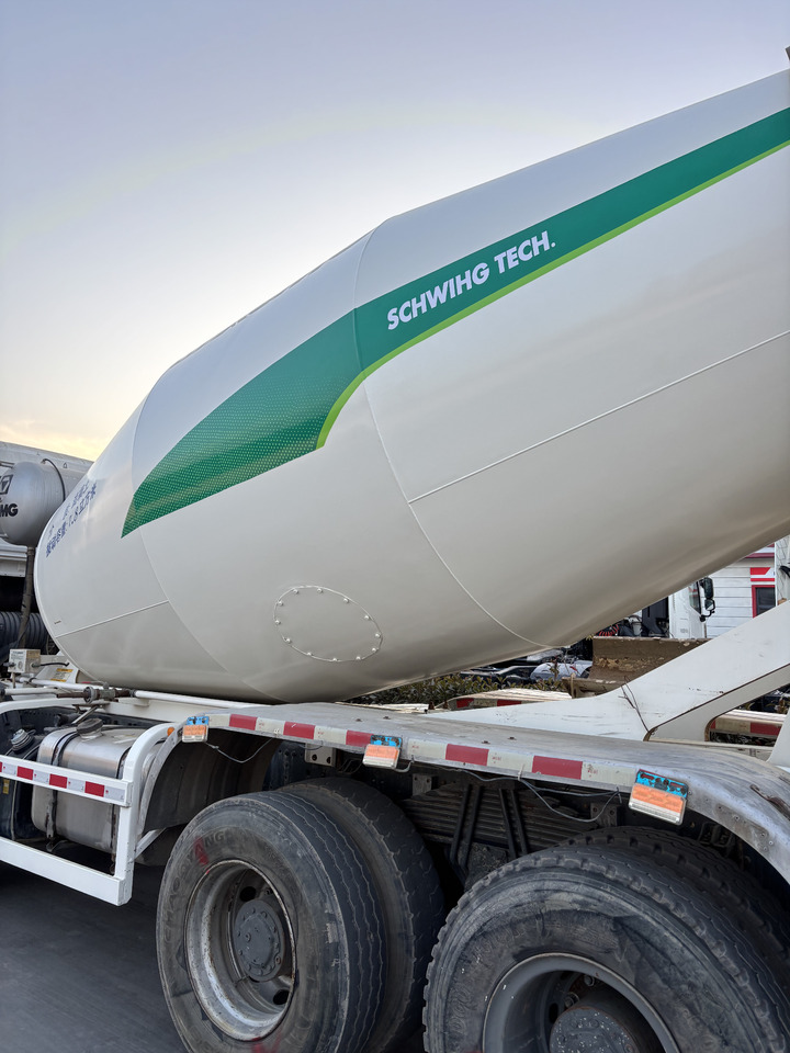 HOWO - Betongbil: bild 3 HOWO - Betongbil: bild 3