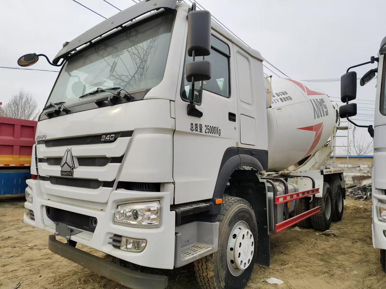 HOWO - Betongbil: bild 2 HOWO - Betongbil: bild 2