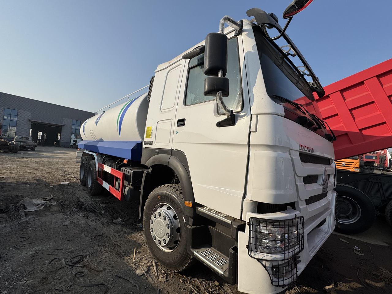 HOWO - Tankbil: bild 2 HOWO - Tankbil: bild 2