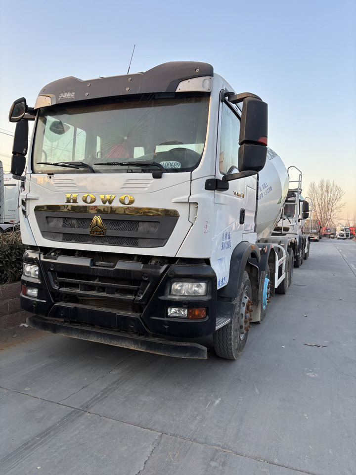 HOWO - Betongbil: bild 1 HOWO - Betongbil: bild 1