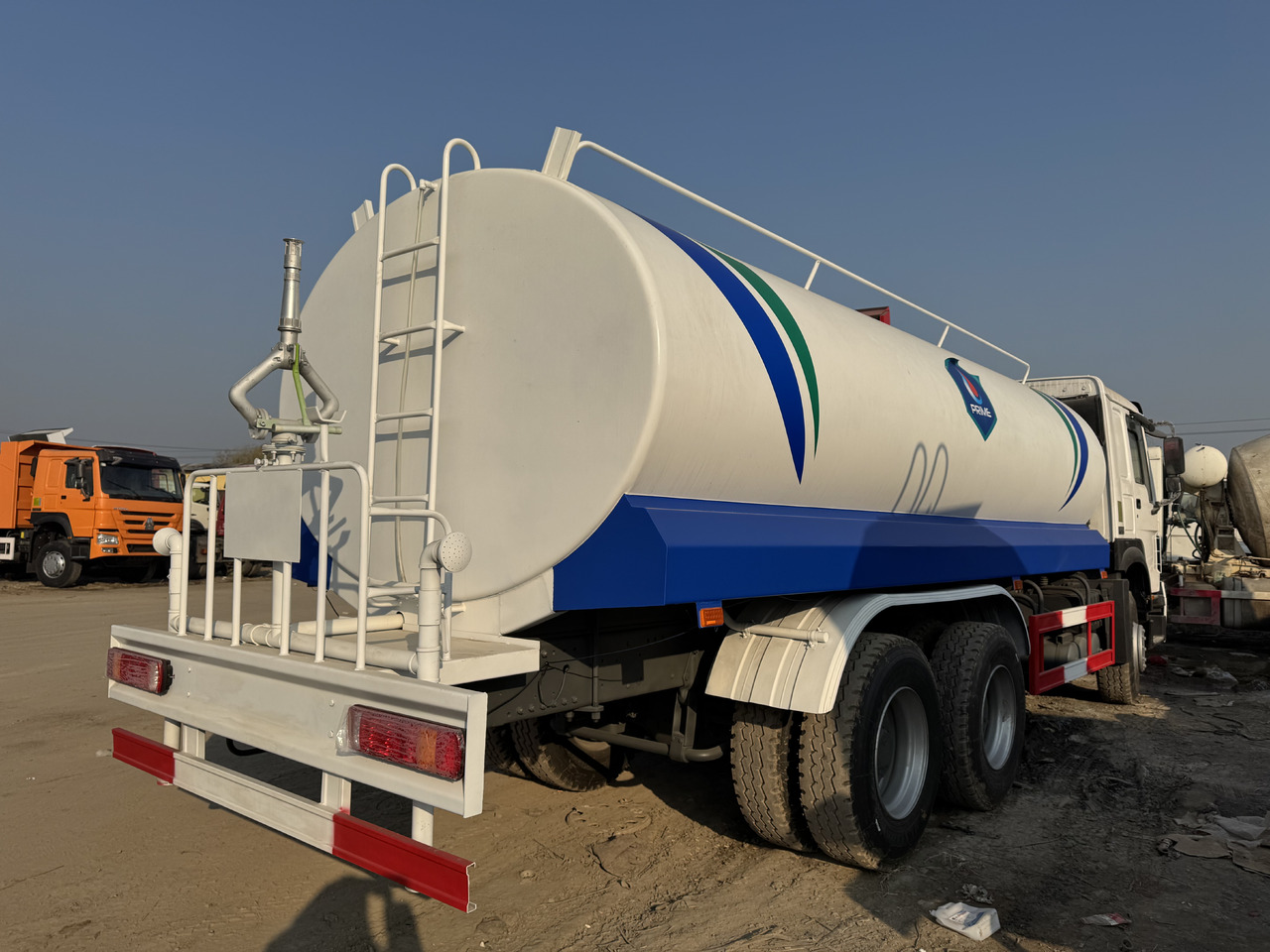 HOWO - Tankbil: bild 5 HOWO - Tankbil: bild 5