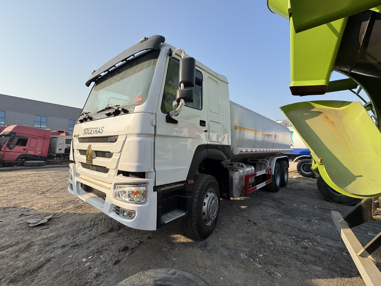 HOWO - Tankbil: bild 4 HOWO - Tankbil: bild 4