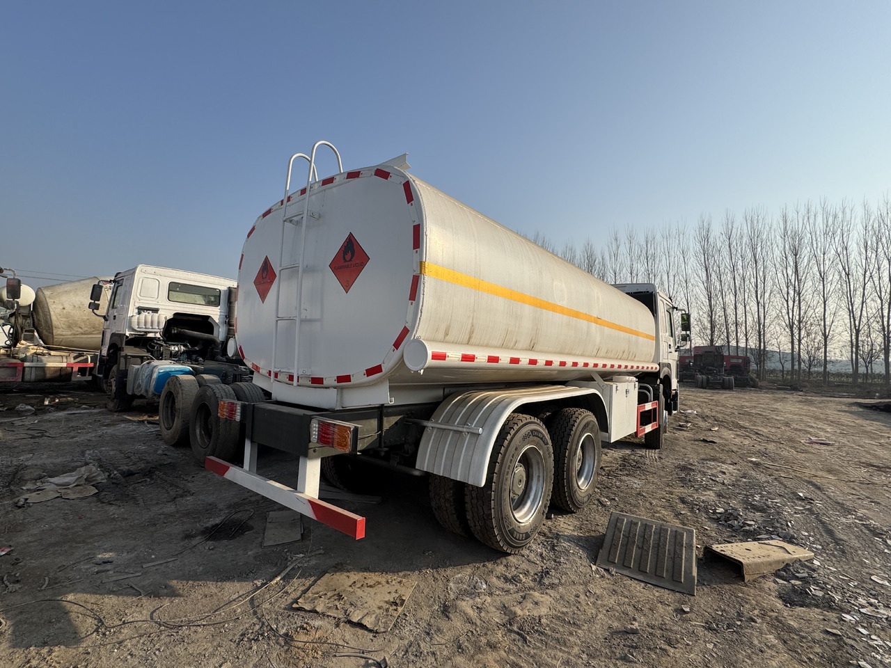 HOWO - Tankbil: bild 3 HOWO - Tankbil: bild 3