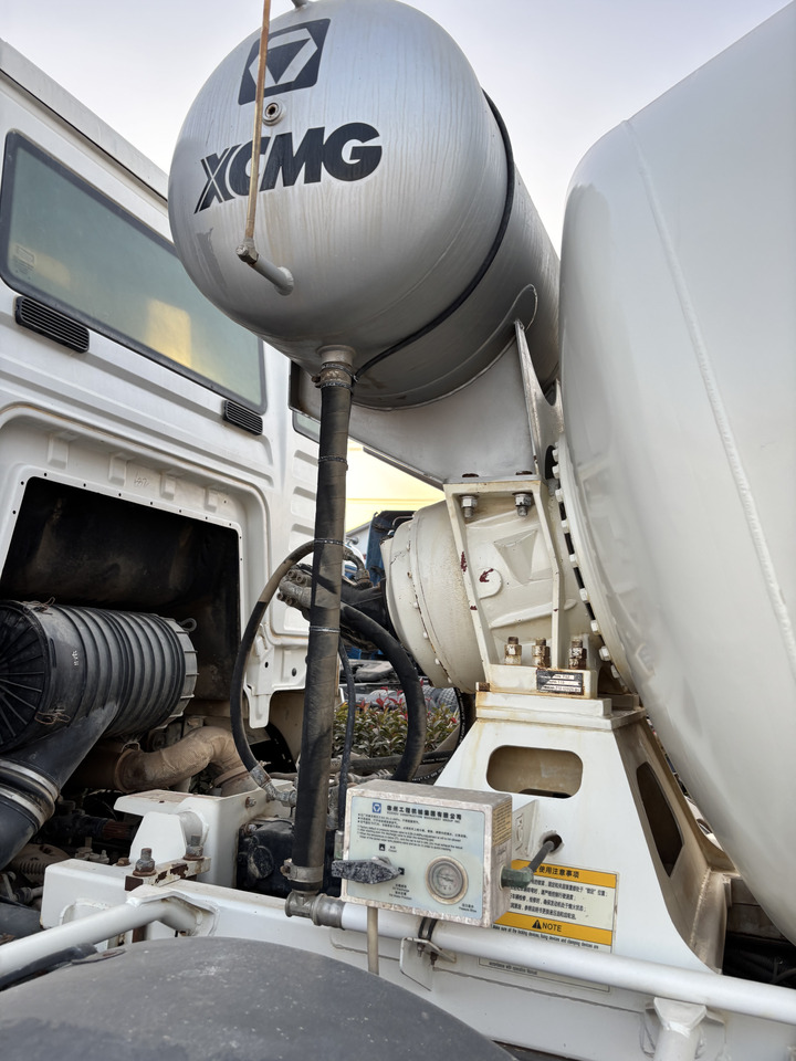 HOWO - Betongbil: bild 2 HOWO - Betongbil: bild 2