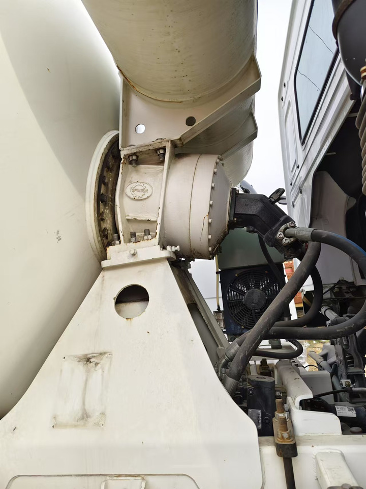 HOWO - Betongbil: bild 4 HOWO - Betongbil: bild 4