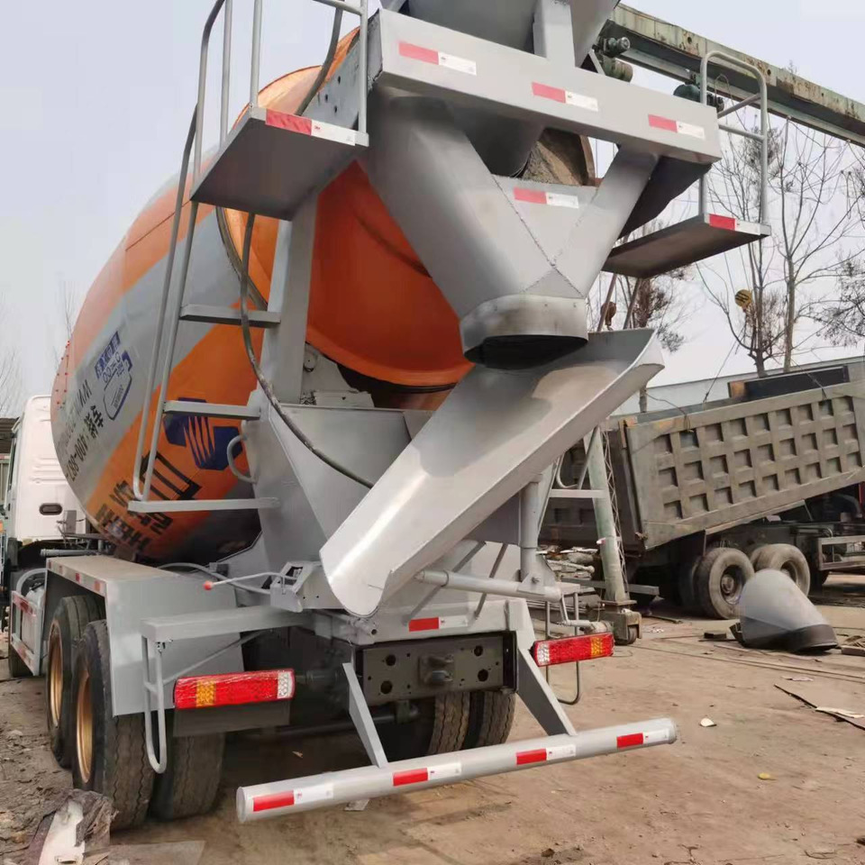 SINOTRUCK - Betongbil: bild 5 SINOTRUCK - Betongbil: bild 5