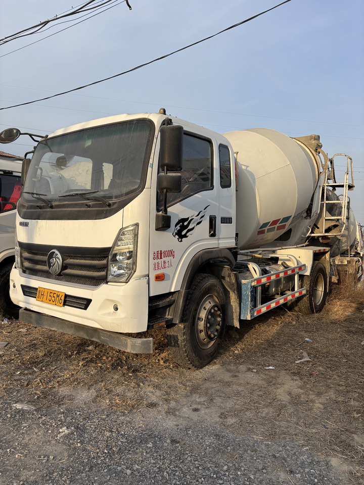 SINOTRUCK - Betongbil: bild 1 SINOTRUCK - Betongbil: bild 1