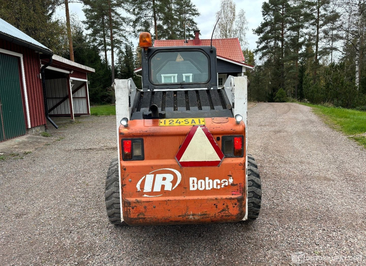 Bobcat 863, 2001, 2.7 l, 5120h, Askola - Kompaktlastare/ Slirstyrda lastare: bild 4 Bobcat 863, 2001, 2.7 l, 5120h, Askola - Kompaktlastare/ Slirstyrda lastare: bild 4