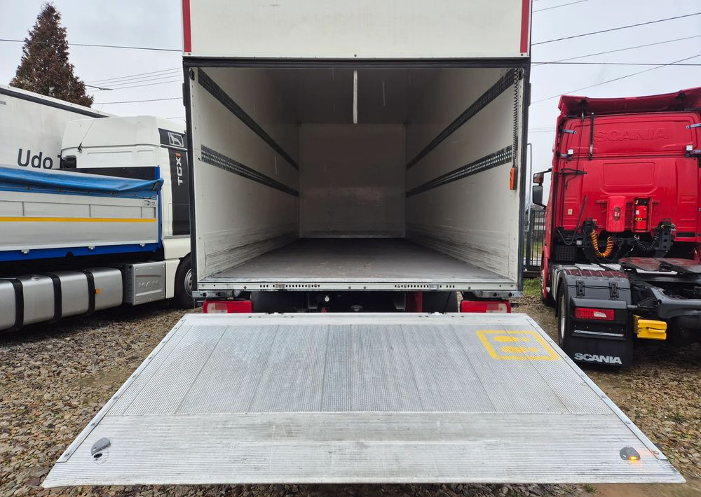 DAF XF ORYGINALNY PRZEBIEG z Niemiec / TANDEM ZESTAW PRZEJAZDOWY Z WINDĄ - Lastbil med skåp: bild 4 DAF XF ORYGINALNY PRZEBIEG z Niemiec / TANDEM ZESTAW PRZEJAZDOWY Z WINDĄ - Lastbil med skåp: bild 4