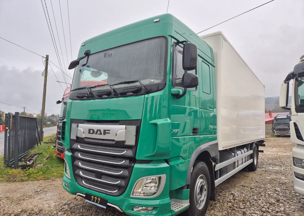DAF XF ORYGINALNY PRZEBIEG z Niemiec / TANDEM ZESTAW PRZEJAZDOWY Z WINDĄ - Lastbil med skåp: bild 1 DAF XF ORYGINALNY PRZEBIEG z Niemiec / TANDEM ZESTAW PRZEJAZDOWY Z WINDĄ - Lastbil med skåp: bild 1