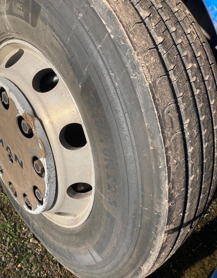 MAN TGS 18.400 NAUKA JAZDY z Niemiec NISKA KABINA ELKA AUTOMAT 4x2 STANDARD 315/70r22.5 SUPER STAN TGX 470 460 420 430 500 510 400 360 410 - Dragbil: bild 4 MAN TGS 18.400 NAUKA JAZDY z Niemiec NISKA KABINA ELKA AUTOMAT 4x2 STANDARD 315/70r22.5 SUPER STAN TGX 470 460 420 430 500 510 400 360 410 - Dragbil: bild 4