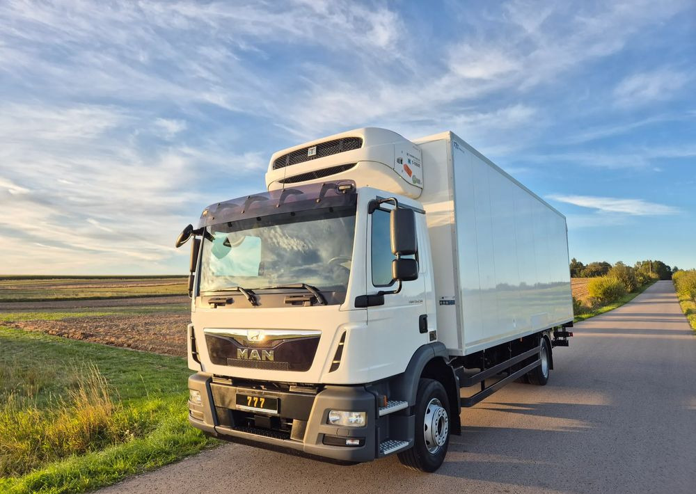 MAN TGM 15.250 7.5m winda AUTOMAT KLIMA z Niemiec EURO 6 / CHŁODNIA T-1000R THERMOKING - Kylbil lastbil: bild 1 MAN TGM 15.250 7.5m winda AUTOMAT KLIMA z Niemiec EURO 6 / CHŁODNIA T-1000R THERMOKING - Kylbil lastbil: bild 1