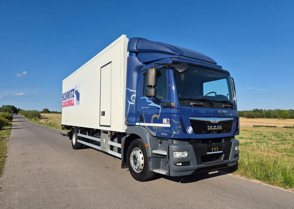 MAN TGM 18.250 Carrier 1950 D/E z Holandii / TOP STAN / 7.5m / 18 palet / winda + drzwi boczne / OKAZJA - Kylbil lastbil: bild 3 MAN TGM 18.250 Carrier 1950 D/E z Holandii / TOP STAN / 7.5m / 18 palet / winda + drzwi boczne / OKAZJA - Kylbil lastbil: bild 3