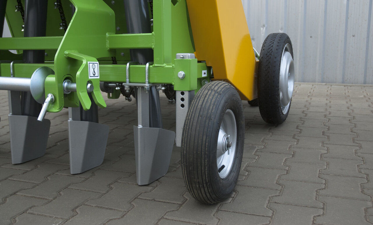 Bomet S290/1 do warzyw 4 rzędowa Gemma - Potatissättare: bild 3 Bomet S290/1 do warzyw 4 rzędowa Gemma - Potatissättare: bild 3