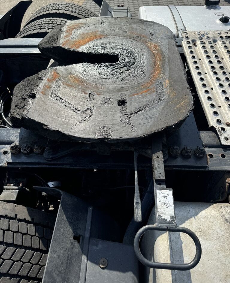 IVECO STRALIS HI-WAY XP 2017 ROK truck - Vändskivekoppling för Lastbil: bild 2 IVECO STRALIS HI-WAY XP 2017 ROK truck - Vändskivekoppling för Lastbil: bild 2