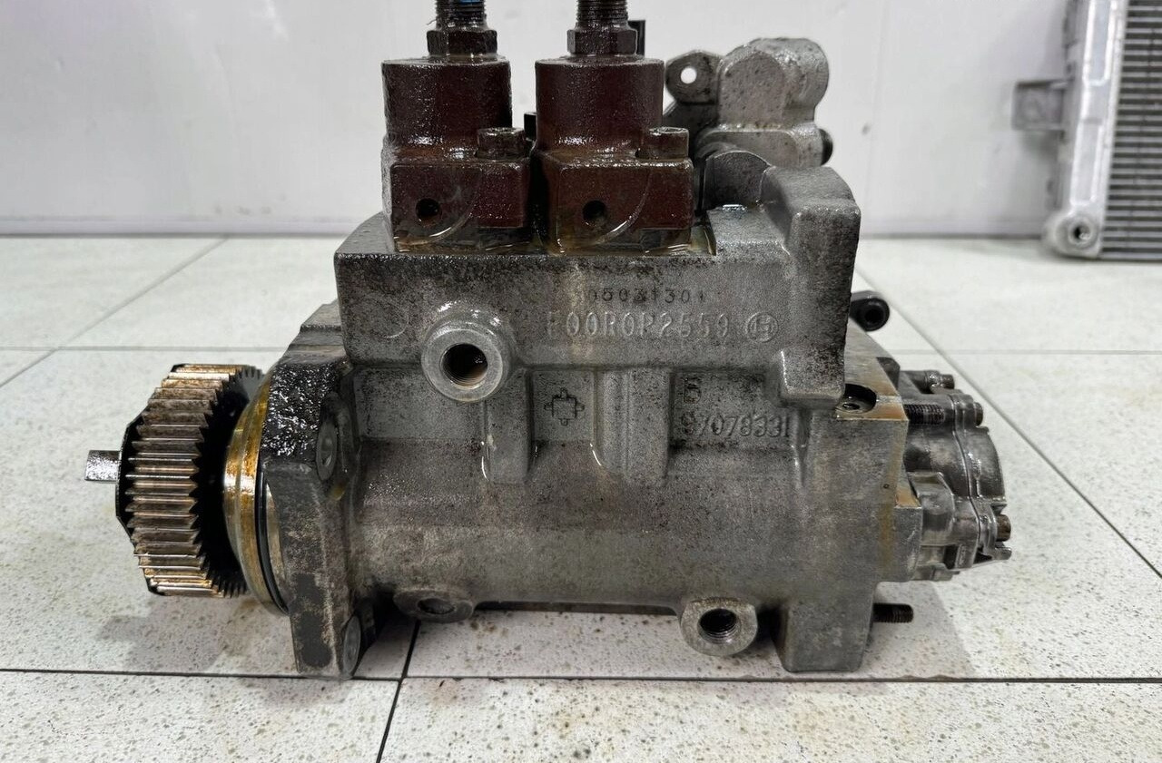 Mercedes-Benz Actros MP 4 A4700900850 truck - Bränslepump för Lastbil: bild 2 Mercedes-Benz Actros MP 4 A4700900850 truck - Bränslepump för Lastbil: bild 2