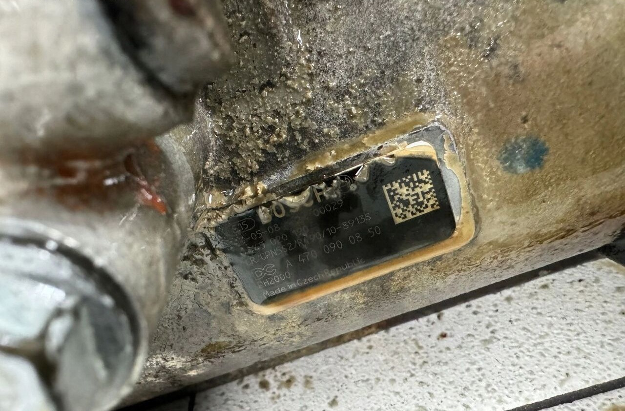 Mercedes-Benz Actros MP 4 A4700900850 truck - Bränslepump för Lastbil: bild 5 Mercedes-Benz Actros MP 4 A4700900850 truck - Bränslepump för Lastbil: bild 5