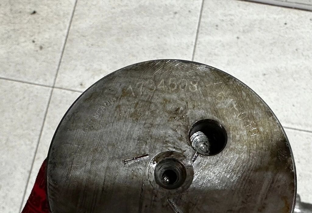 Scania R 730 V8 Scania R 730 V8 truck - Kamaxel för Lastbil: bild 3 Scania R 730 V8 Scania R 730 V8 truck - Kamaxel för Lastbil: bild 3