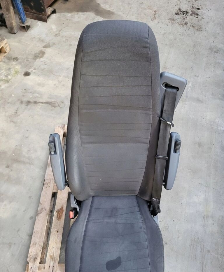 Scania R Euro 6 2189660   Scania R Euro 6 2189660 truck - Säte för Lastbil: bild 3 Scania R Euro 6 2189660   Scania R Euro 6 2189660 truck - Säte för Lastbil: bild 3