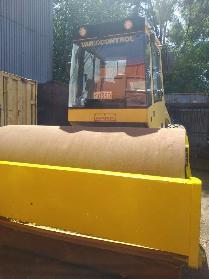 BOMAG BW 213 DH-4 - Kompaktor: bild 2 BOMAG BW 213 DH-4 - Kompaktor: bild 2