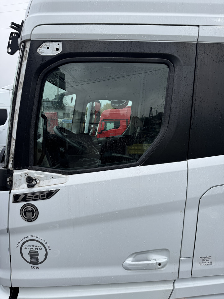 Ford F-Max 500 - Dörr och reservdelar: bild 1 Ford F-Max 500 - Dörr och reservdelar: bild 1