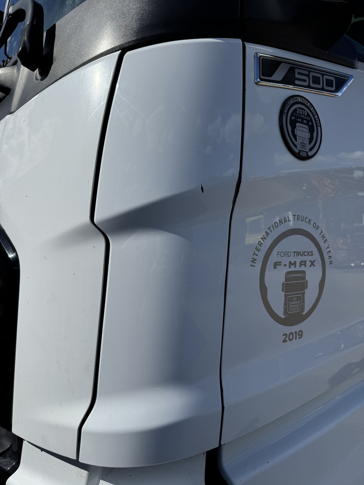 Ford F-Max - Stötfångarhörn: bild 1 Ford F-Max - Stötfångarhörn: bild 1