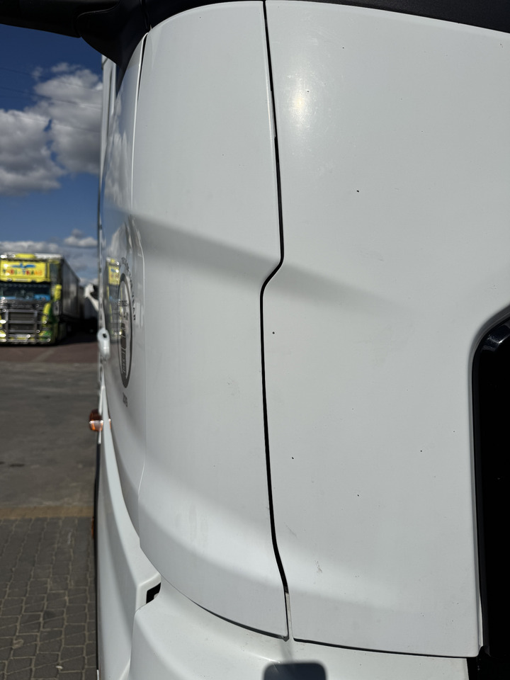 Ford F-Max - Stötfångarhörn: bild 2 Ford F-Max - Stötfångarhörn: bild 2