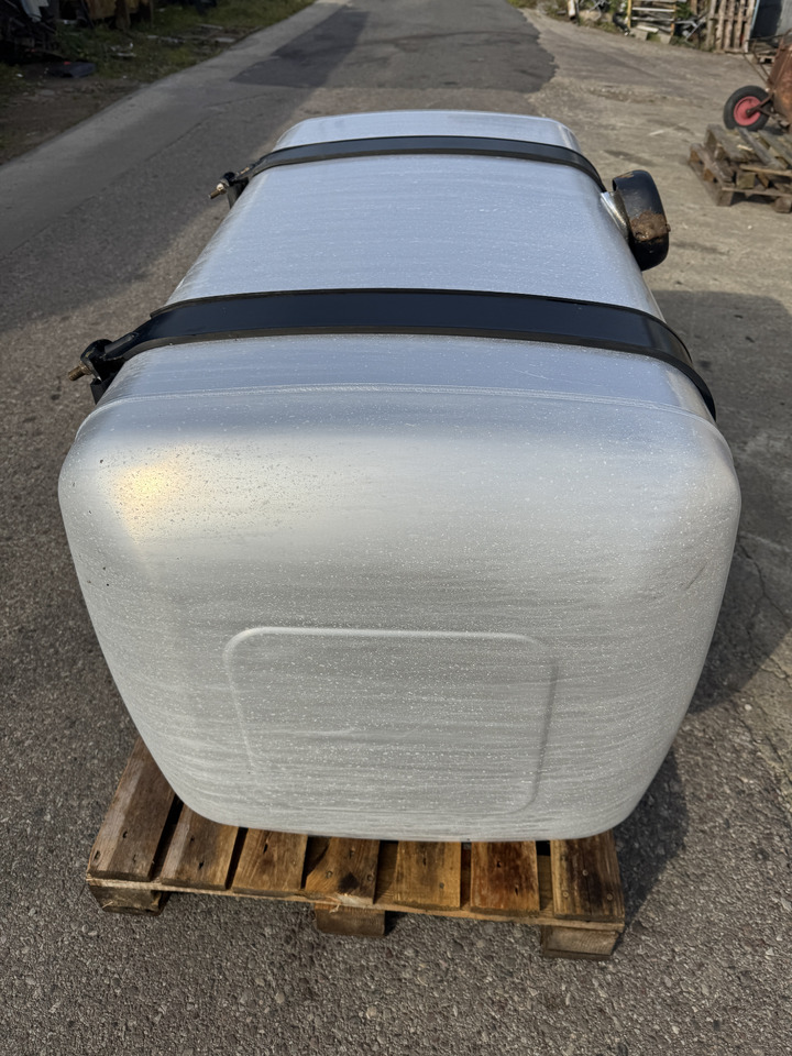 Ford F-Max - Bränsletank: bild 5 Ford F-Max - Bränsletank: bild 5