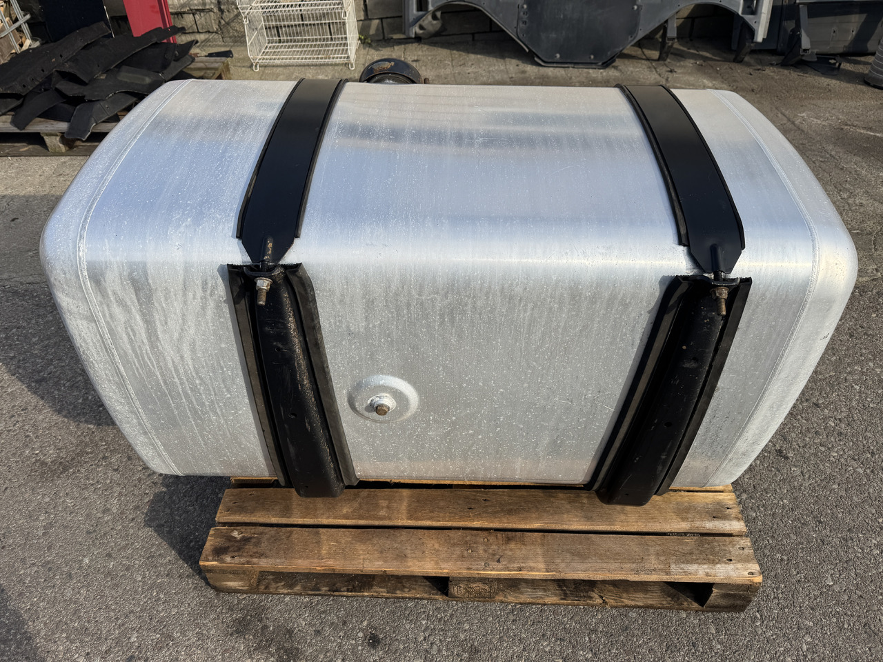 Ford F-Max - Bränsletank: bild 4 Ford F-Max - Bränsletank: bild 4