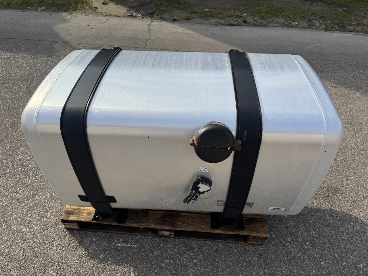 Ford F-Max - Bränsletank: bild 2 Ford F-Max - Bränsletank: bild 2