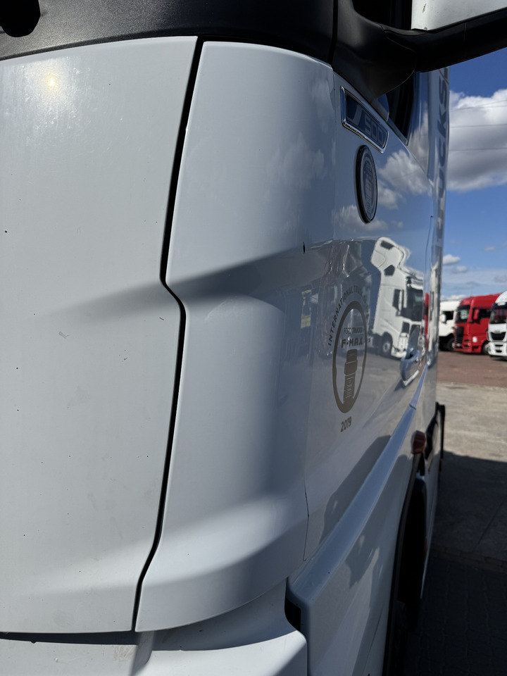 Ford F-Max - Stötfångarhörn: bild 2 Ford F-Max - Stötfångarhörn: bild 2