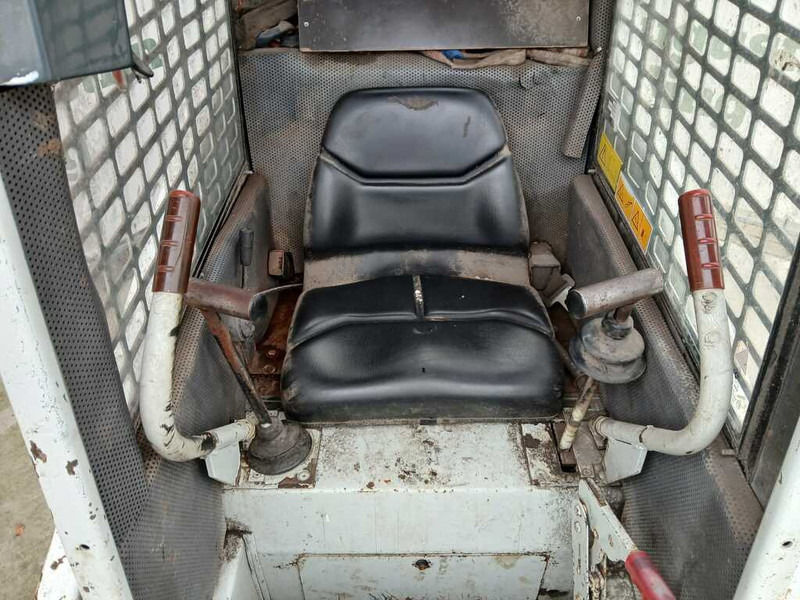 Gehl 1640 - Kompaktlastare/ Slirstyrda lastare: bild 3 Gehl 1640 - Kompaktlastare/ Slirstyrda lastare: bild 3